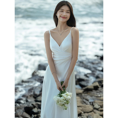 화이트 나시형 브이넥 이브드레스 대여 웨딩드레스 브라이덜샤워원피스 피로연 돌잔치 파티의상 - 상품 이미지