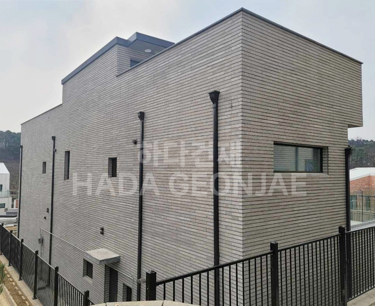 모노타일 롱와이드 500x50x18T 연브라운 / 하다건재 시공사례