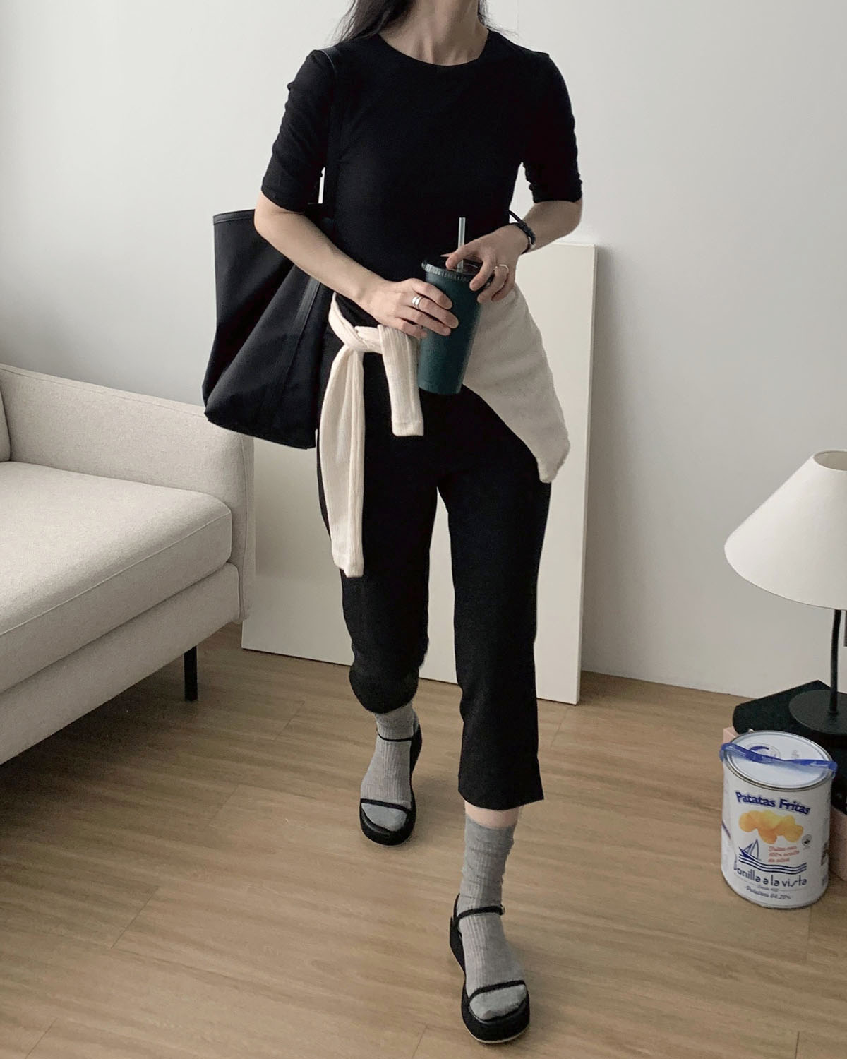 [자체제작/당일발송] 카프리 팬츠 7부 슬림핏 하이웨스트 스판버뮤다 슬릿 쇼츠 (블랙) - 상세 이미지 2