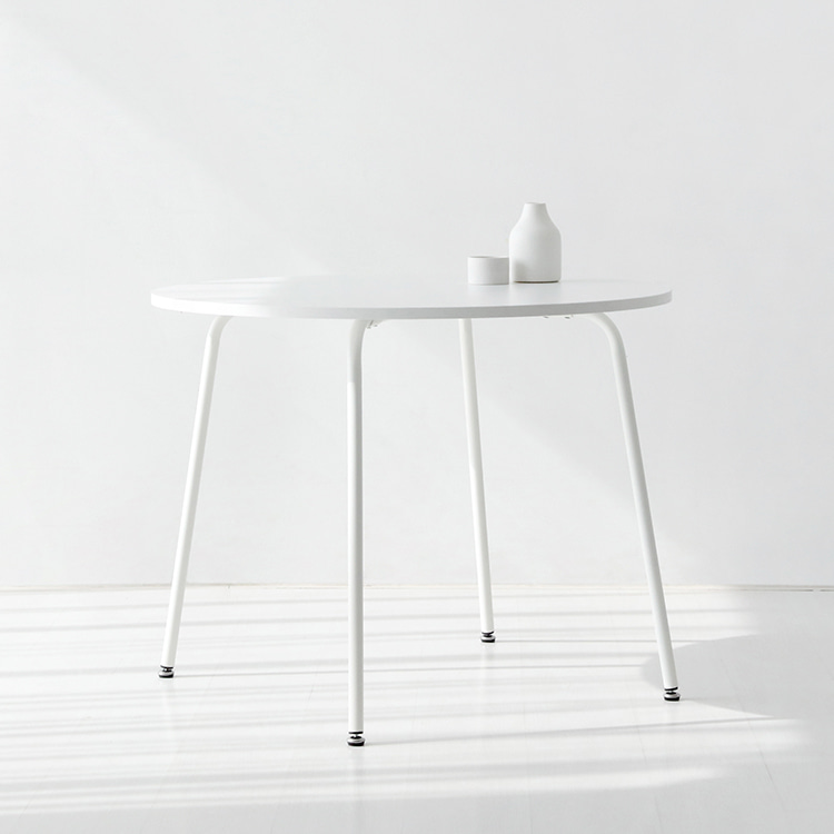 두게드 테이블 라운드 D96 화이트 + NEMOCEL 의자 SM5177 2인세트