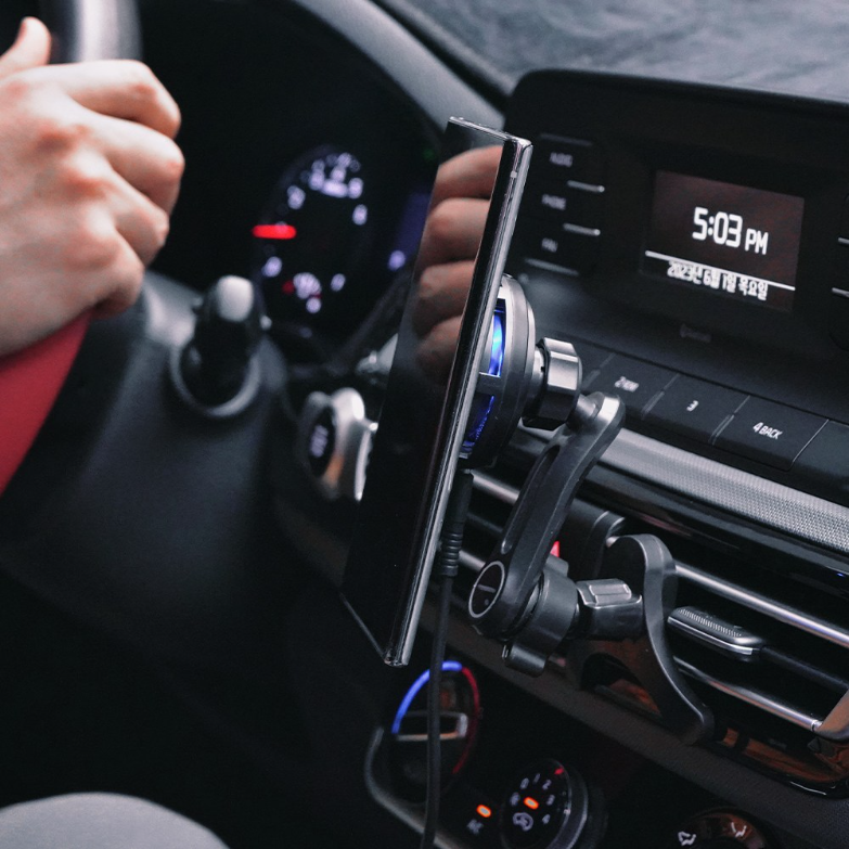 저온 맥세이프 거치대 차량용 무선 충전기 차량용 핸드폰 거치대 송풍구 마그네틱 자석