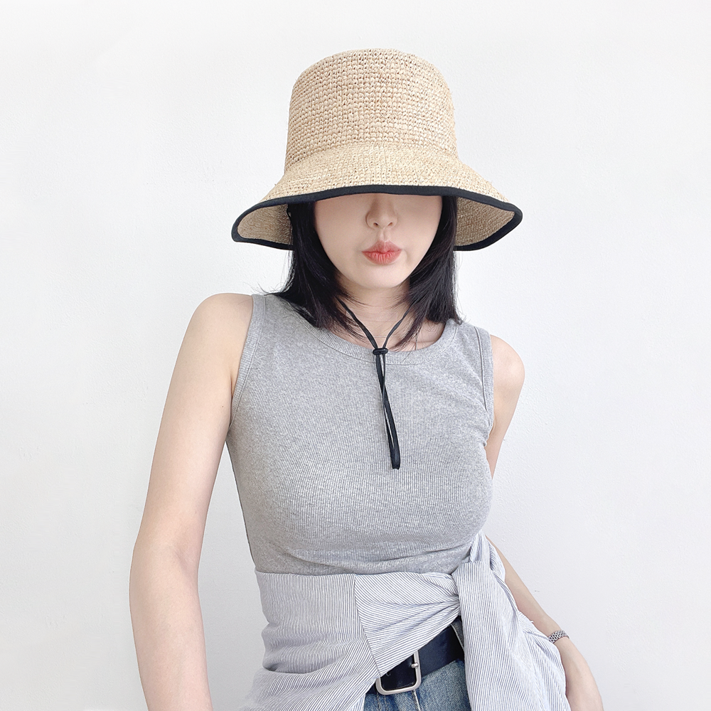 멜리 천연소재 라피아 챙넓은 턱끈 스트랩 휴양지 여성 여름 밀짚 버킷햇 - 상세 이미지 2