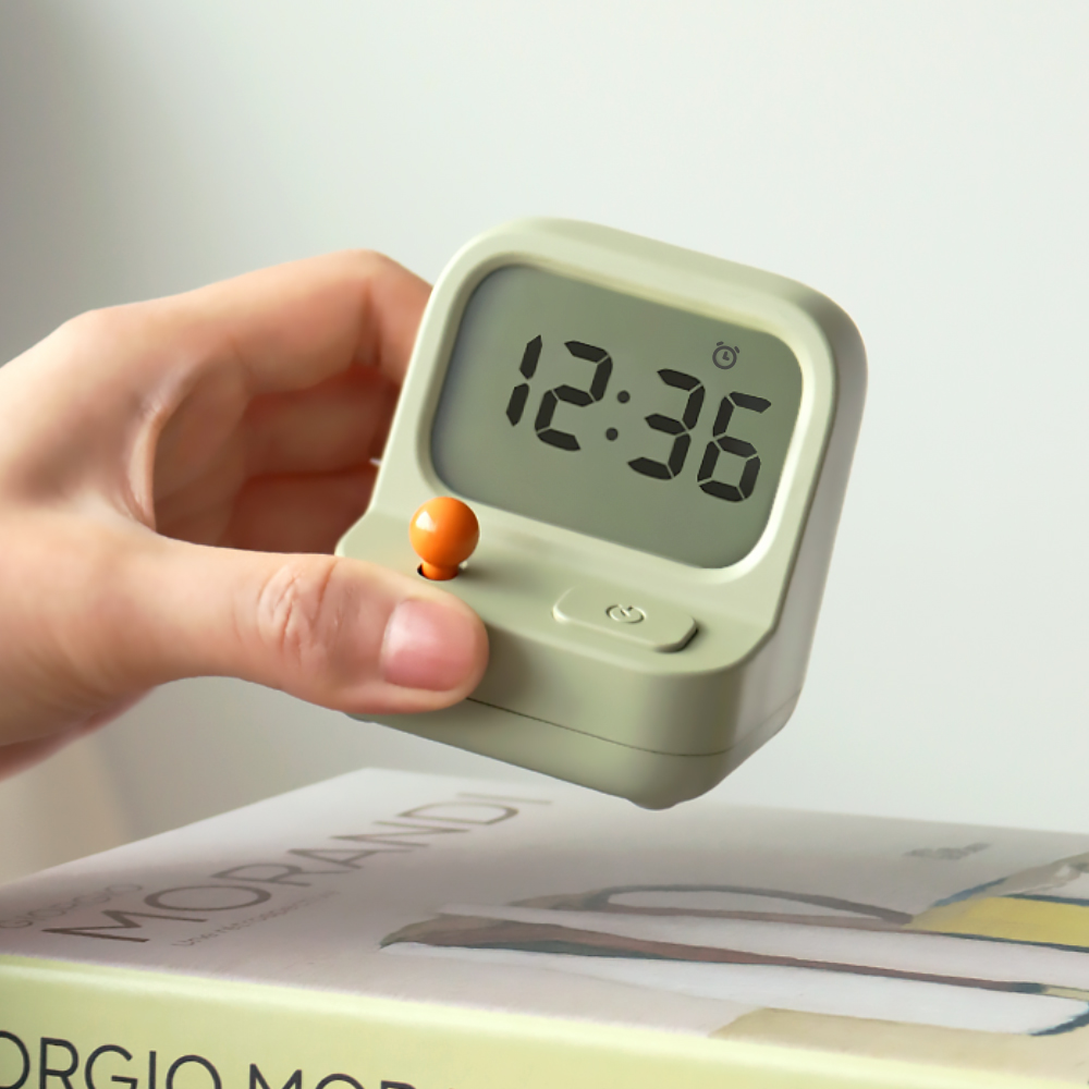 플랜룩스 게임보이 야광 전자 탁상시계 건전지 캐릭터 귀여운 알람시계