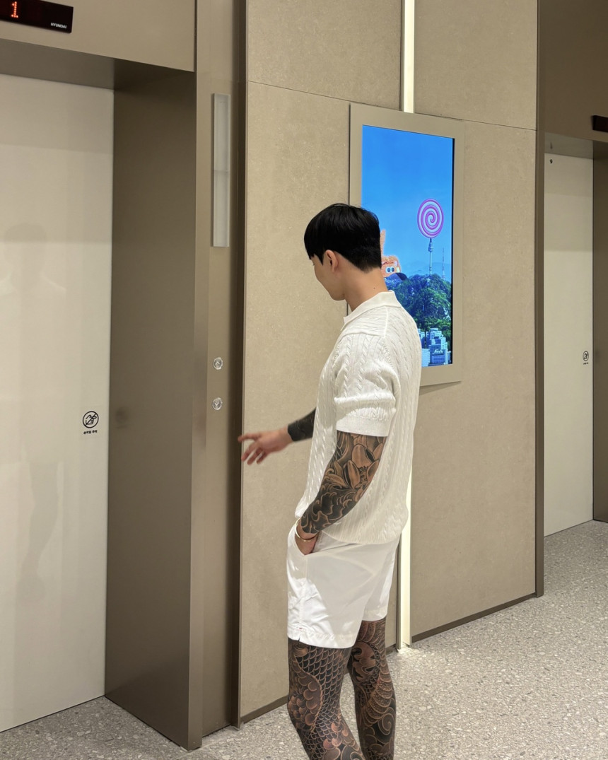 E3D106D5-87FF-4B1A-A2FC-681BC96A9B7F