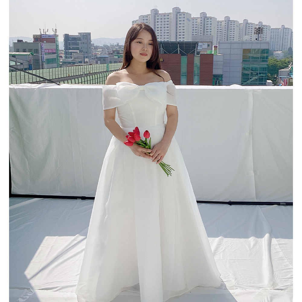 리리컬 오간자 화이트웨드레스 대여 브라이덜샤워 리마인드 이브닝 셀프촬영 제주야외스냅의상 - 상세 이미지 4