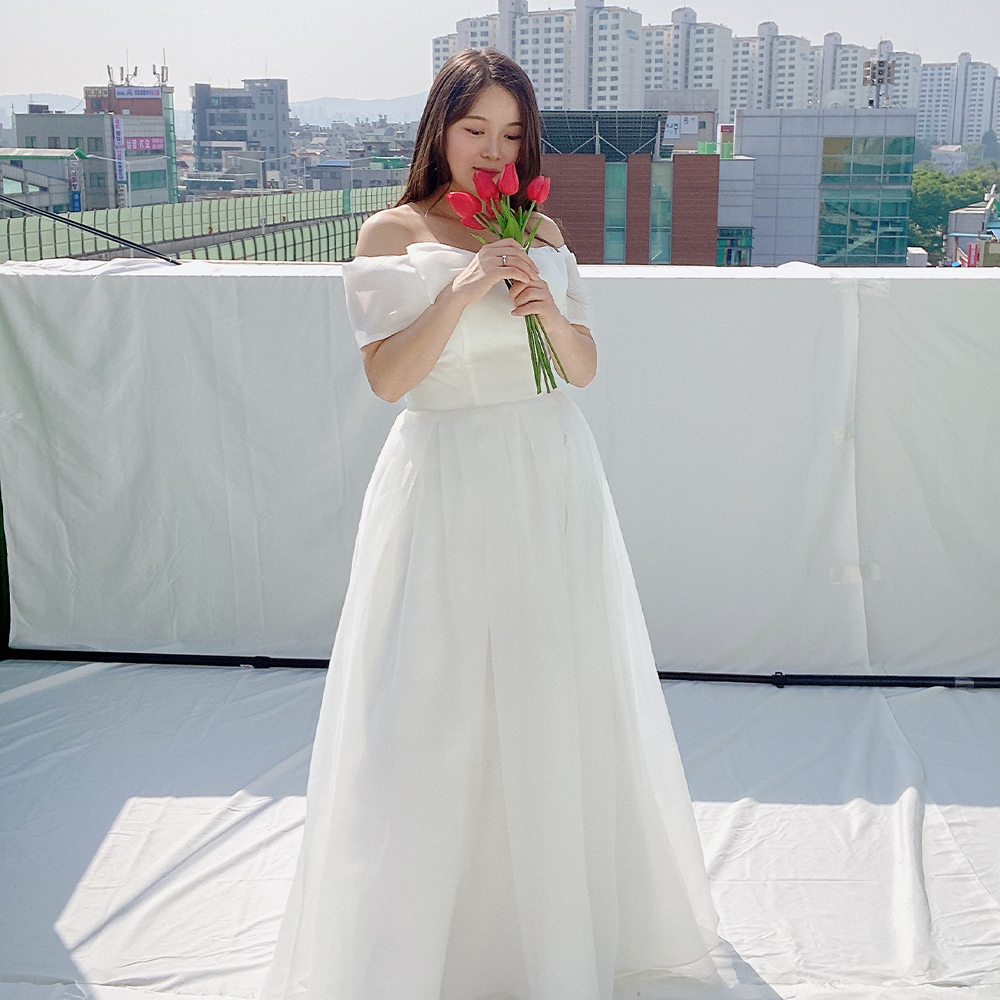 리리컬 오간자 화이트웨드레스 대여 브라이덜샤워 리마인드 이브닝 셀프촬영 제주야외스냅의상 이미지 7
