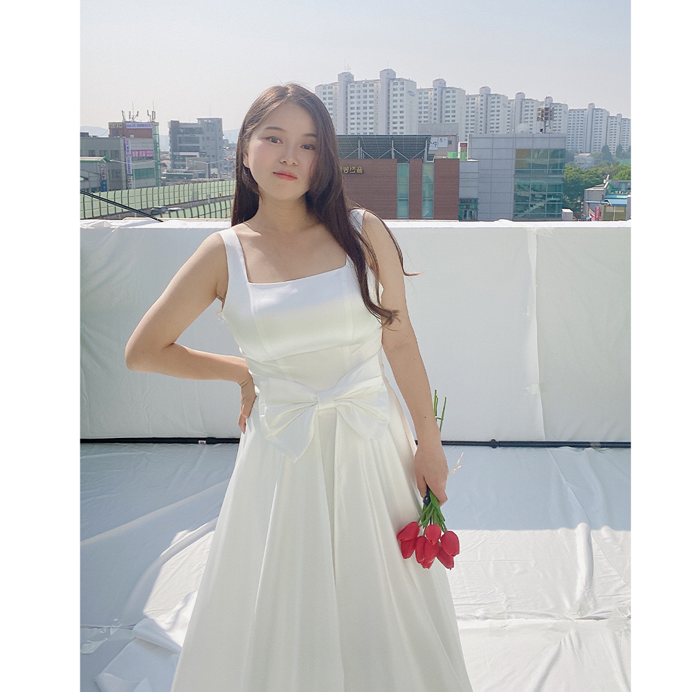 엠마 리본 화이트 웨딩드레스 양도(판매) 브라이덜샤워 제주스냅 임부 만삭드레스 졸업사진 - 메인 이미지