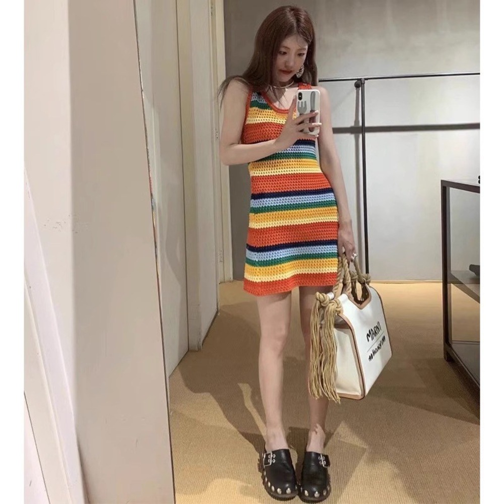 김나영 인스타그램 펀칭 원피스 휴양지룩 화려한 - 상세 이미지 2
