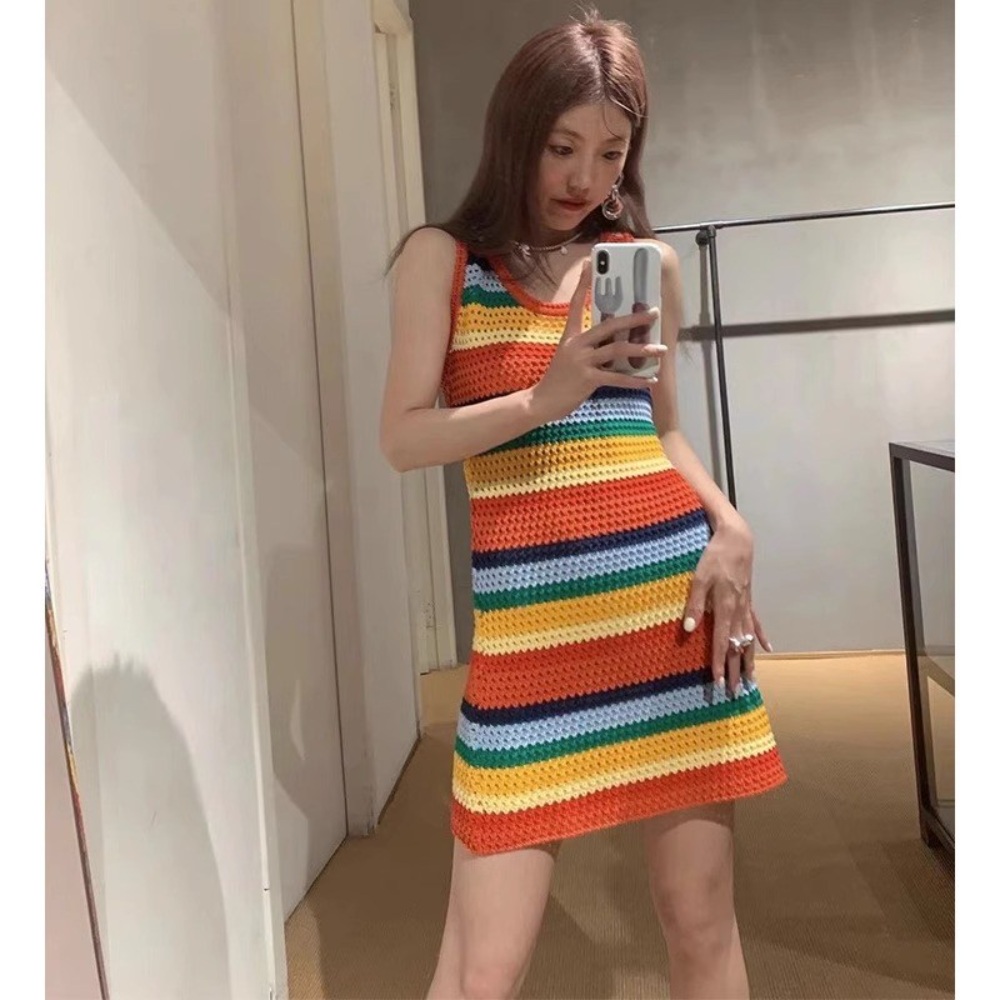 김나영 인스타그램 펀칭 원피스 휴양지룩 화려한 - 상세 이미지 3