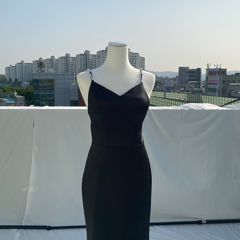 루시드 머메이드 블랙 웨딩드레스 대여 브라이덜샤워 예식2부드레스 셀프웨딩 피로연 제주스냅 - 상세 이미지 2