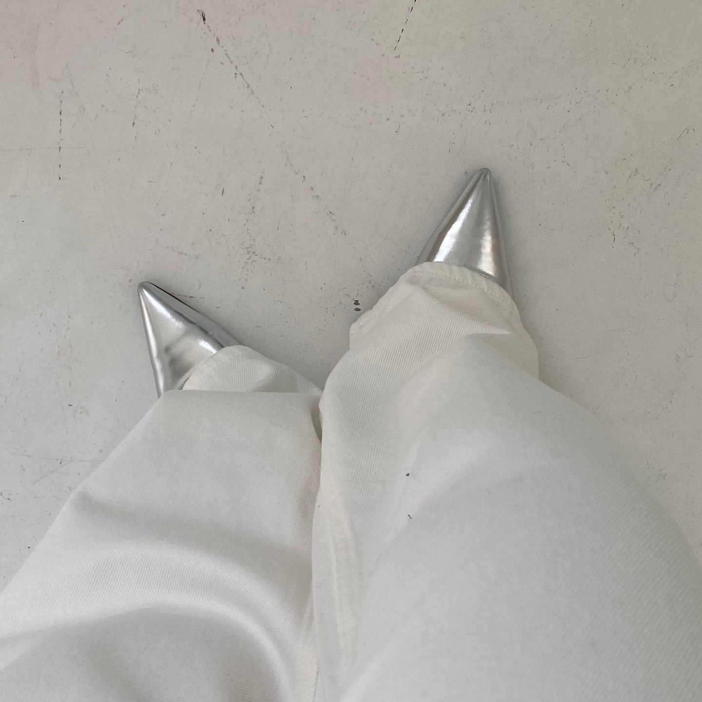 스트랩조절 5cm 🤍👠3col 스틸레토 슬링백 실버 에나멜 유광 블랙  발편한 5cm 베이지 유니크 힙한 뾰족 힐 구두 상세 이미지 29