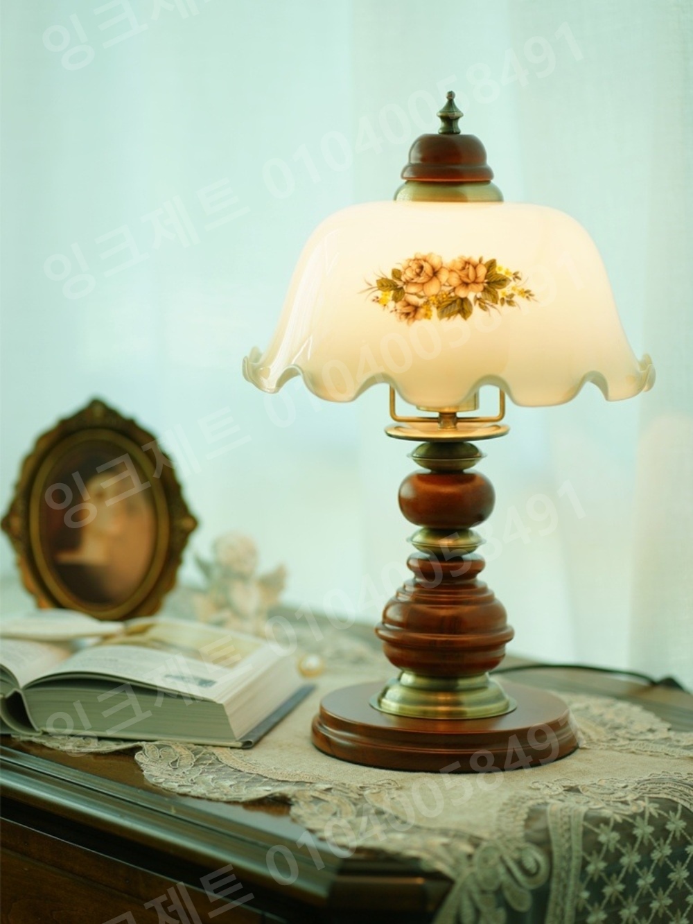 침대조명 복고풍 유리 빈티지 밀크글라스 꽃무늬 협탁 - 상세 이미지 3