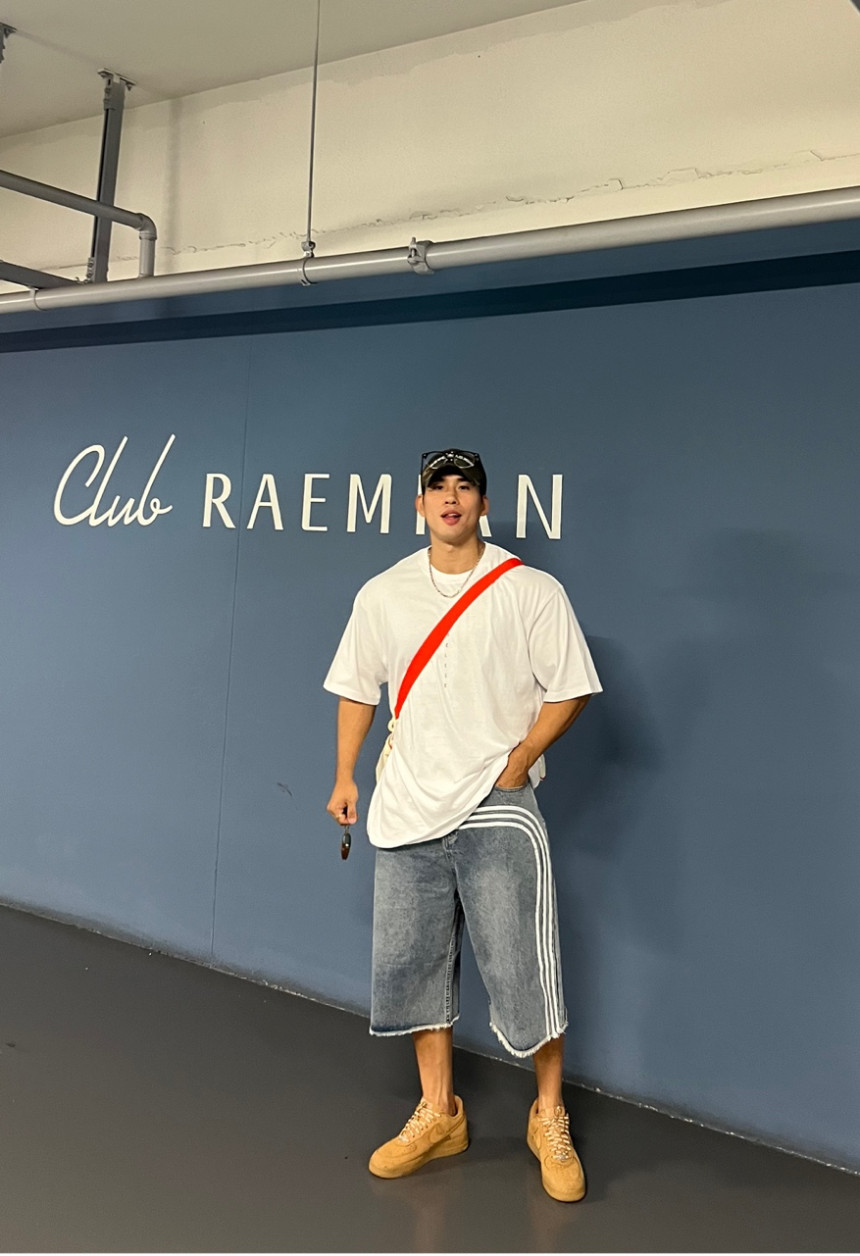 1D8678A7-DD61-498B-A4DD-420475A13EA2