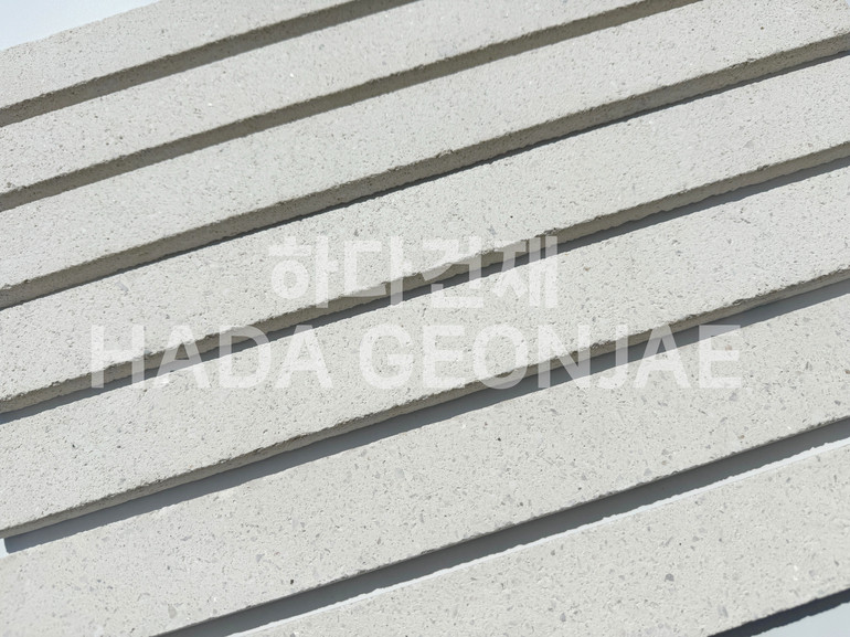 모노타일 롱와이드 500x50x17T 모던퓨어화이트 / 하다건재