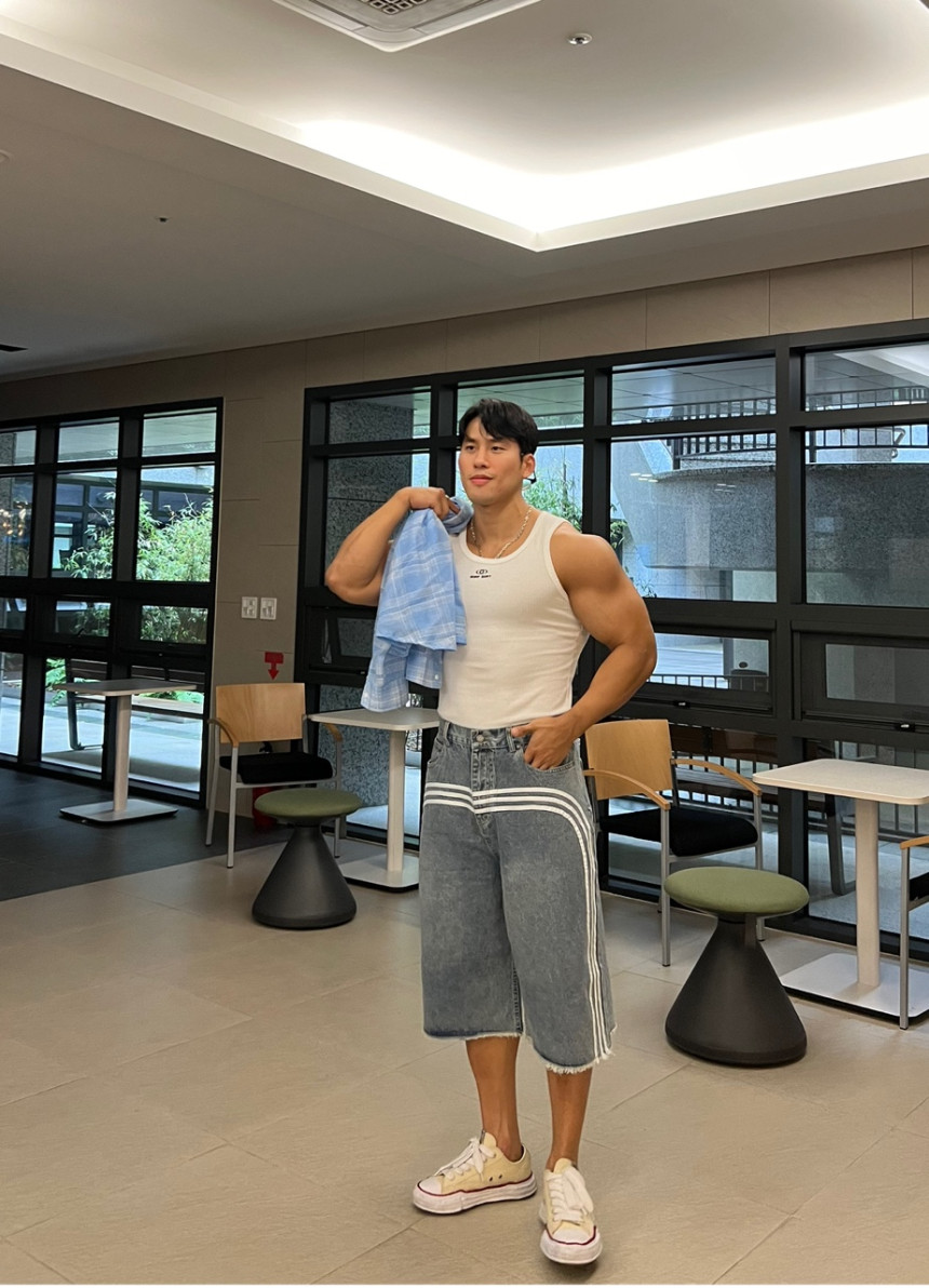 263245CC-4C0B-4432-B6C8-6B67B6D8CCDB