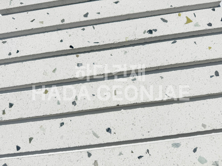 모노타일 롱와이드 500x50x17T 모던비취화이트 / 하다건재