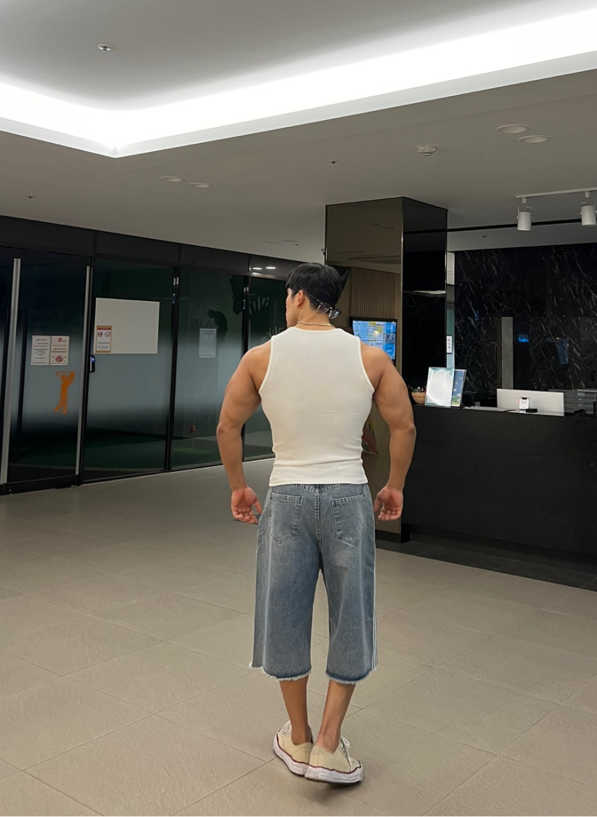 E18614F6-5639-420B-ACFB-B4E378BF58DC