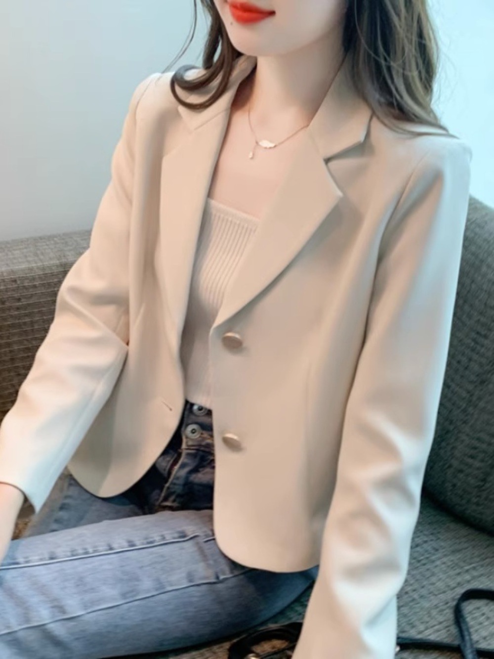 짧은 블레이저 자켓 아이보리 금장단추 출근 비즈니스 캐주얼 데일리 패션 - 상세 이미지 3