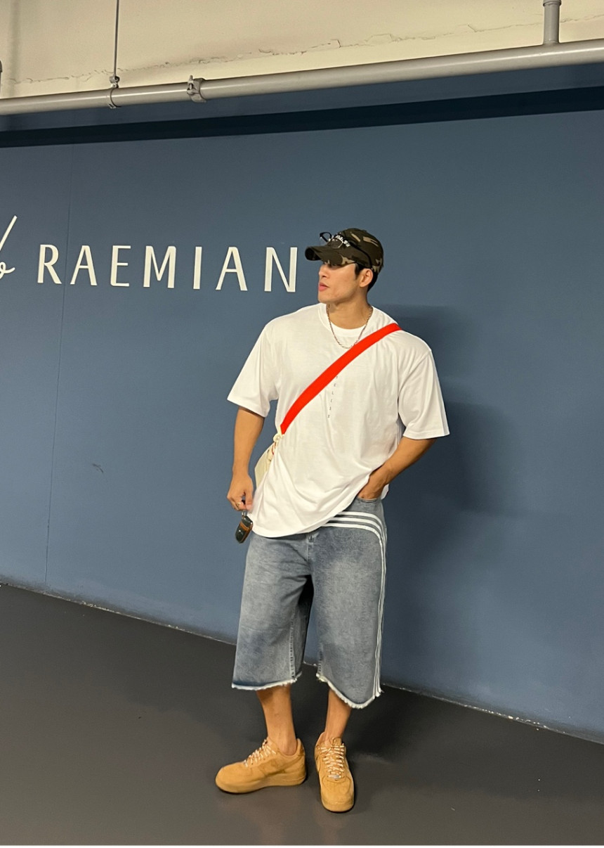 D4CA78F8-ED13-4CE0-BCCD-844F8652D55B