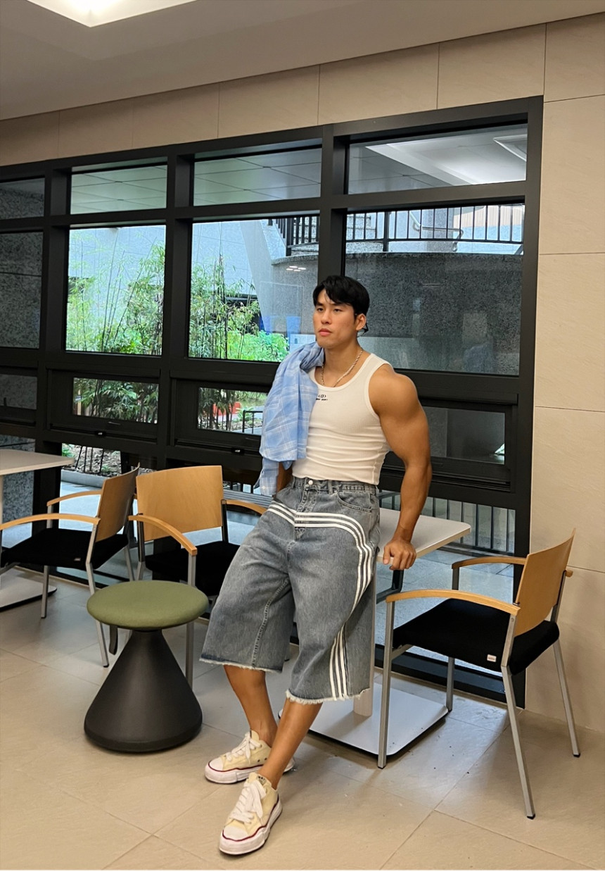 49F379E8-7829-49D1-81CE-47FBA53FB7F6