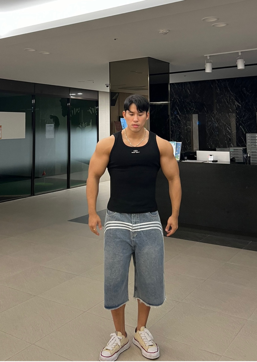 5CF4BF57-9719-4209-B285-EA5571D2DE47