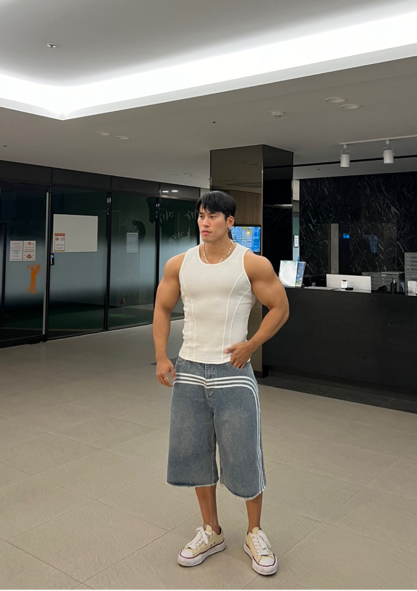 B241FABE-8FCF-41B5-B645-F9A0E1AA272D