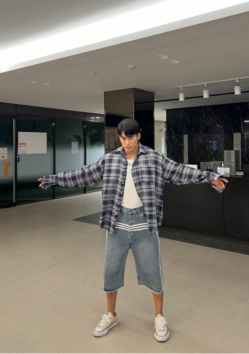 44C1D4B3-28F9-4F8D-9A2C-2CB27EC0041C