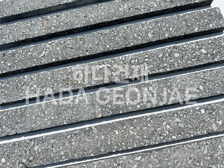 모노타일 롱와이드 500x50x18T 블랙 / 하다건재