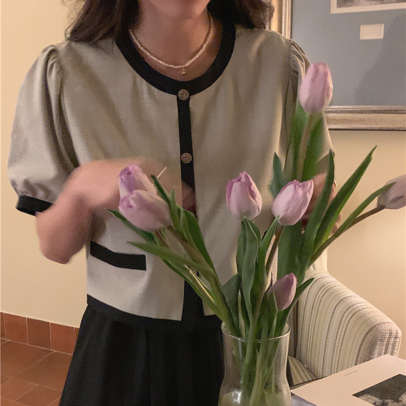 피르 금장버튼 배색 크롭 자켓 (그레이) 여름 봄 가디건 블라우스 퍼프 라운드 제이플로우 이미지 7