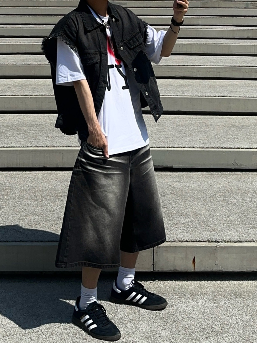 25D04482-7C70-4BA8-8998-98B0EC859406