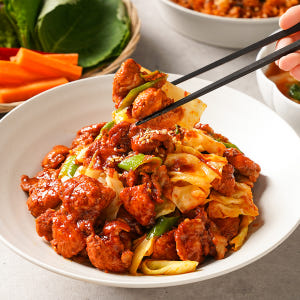 홍익상회 춘천 홍익 닭갈비 국내산 닭고기 캠핑 음식 500g, 1개 맛있게 먹은 솔직 후기 - 상품 이미지 1