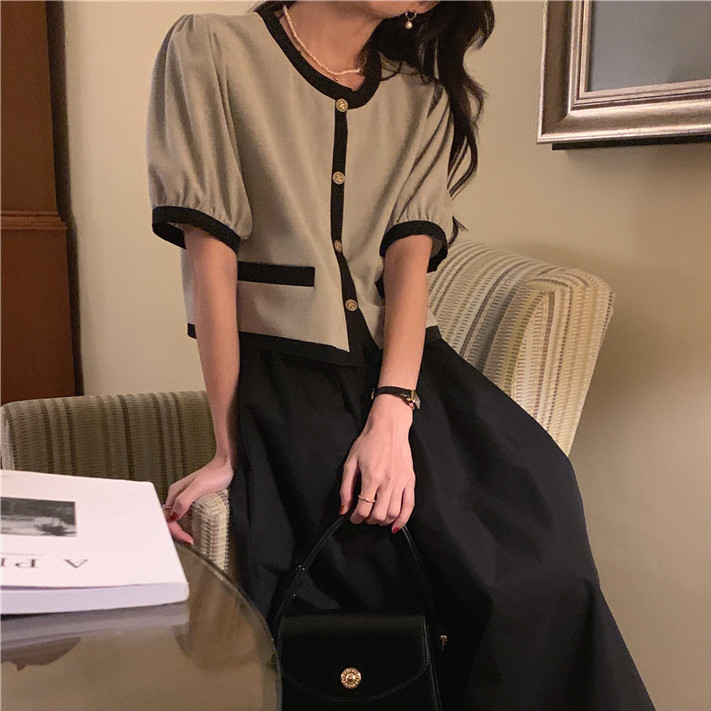 피르 금장버튼 배색 크롭 자켓 (그레이) 여름 봄 가디건 블라우스 퍼프 라운드 제이플로우 - 상세 이미지 2