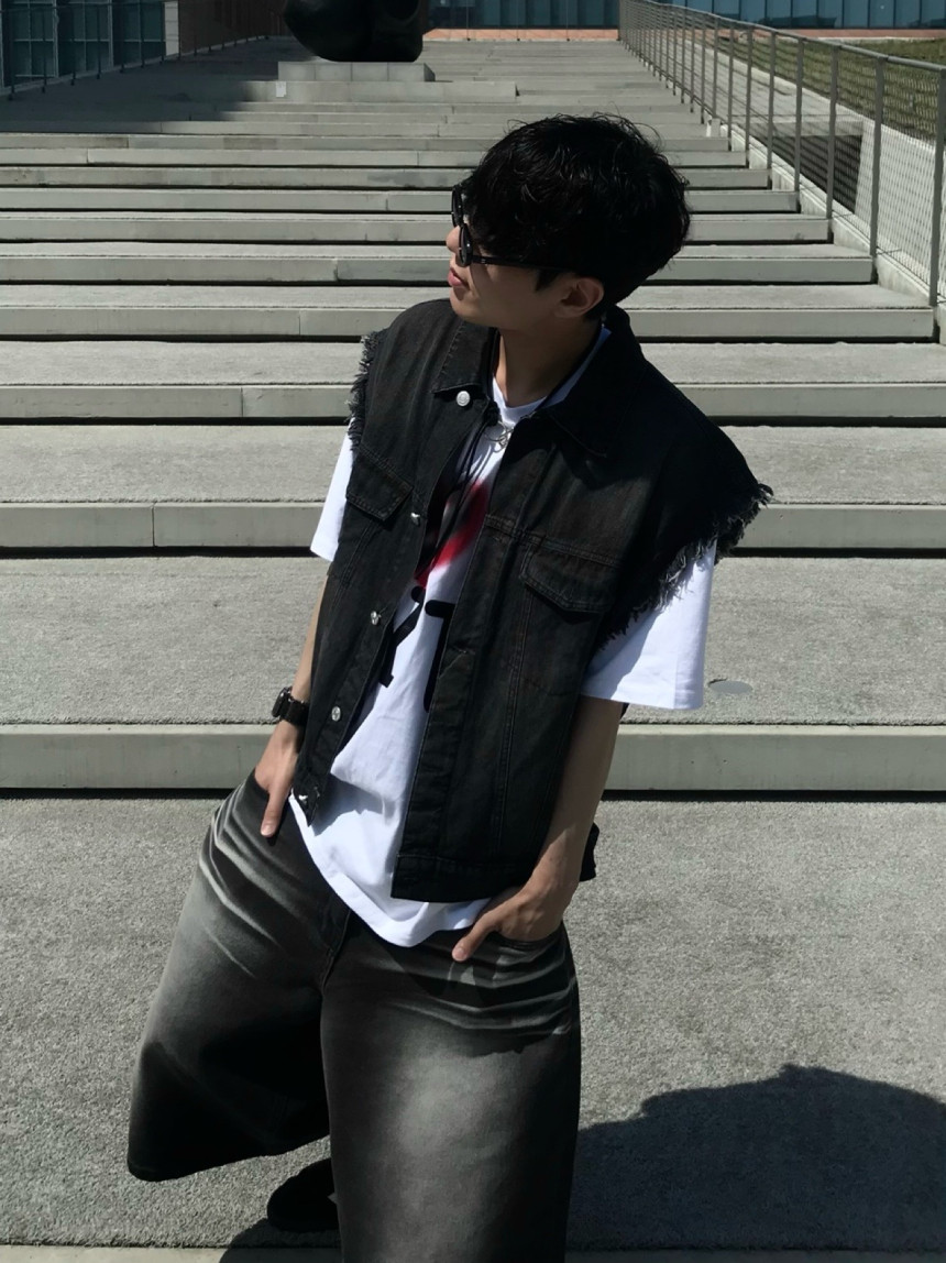 BFAB5312-A455-4948-9DAA-9B37A8A51A05