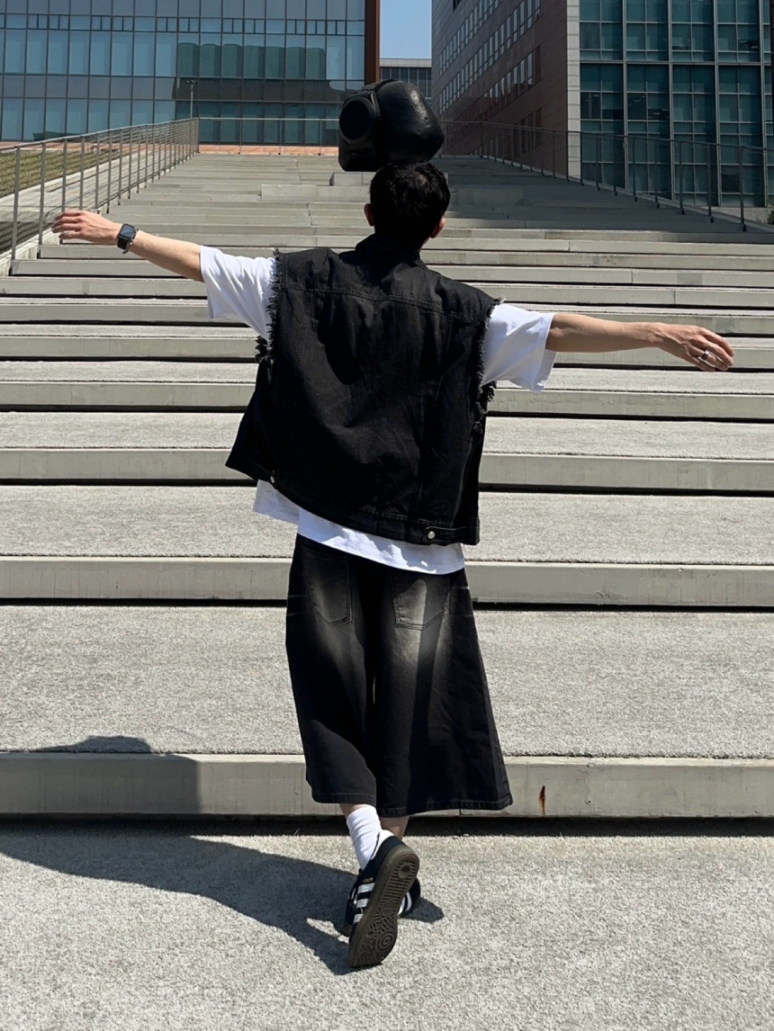 E3645A52-2FBF-4746-96B8-E5AF57836BBE