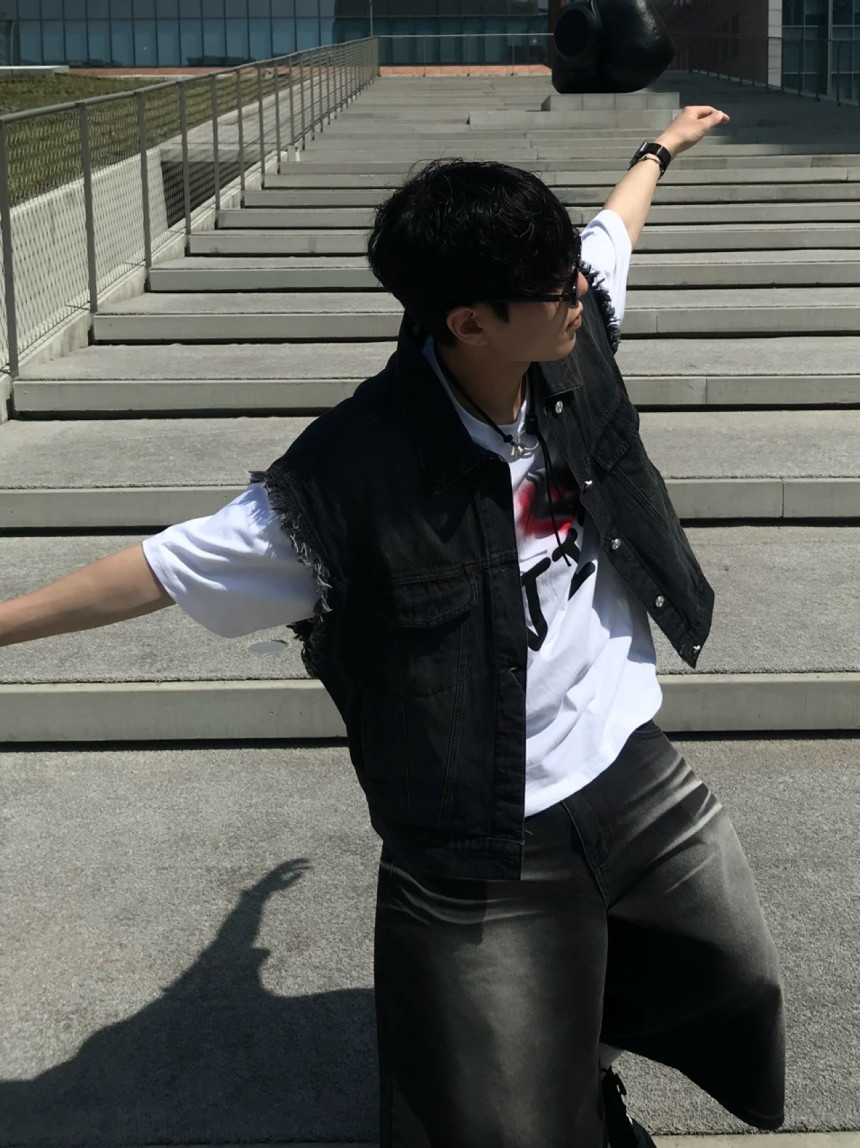 B8738411-60D1-4011-A21A-1CD241299AD7