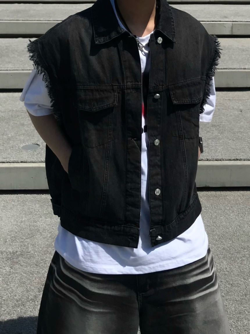 70E7986B-E15D-4D45-8F1B-80354B3B3DED