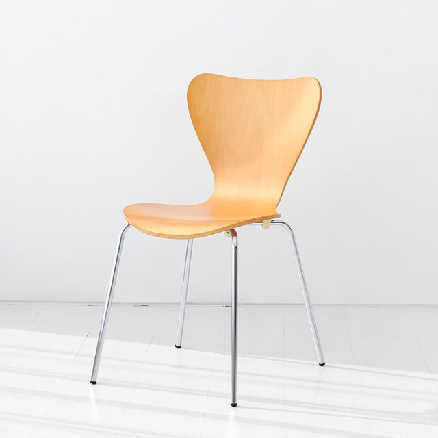 두게드 테이블 라운드 D96 화이트 + KURBY 의자 A타입 2인 세트