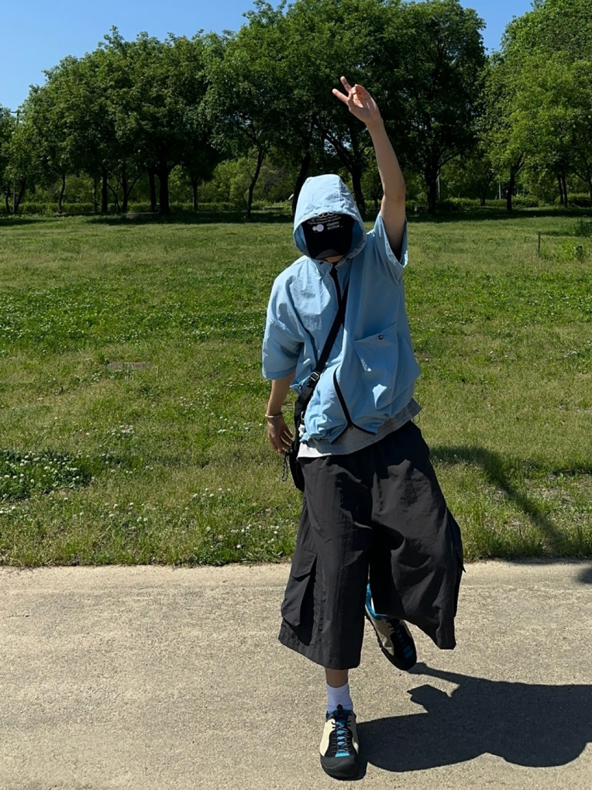 6B81F6AA-C46B-4B9E-956A-41176FFA208B