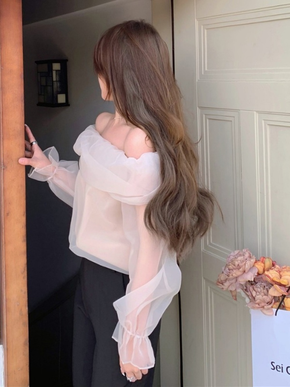 문가영 인스타 패션 오프숄더 블라우스 시스루 여름 의상 - 상세 이미지 3