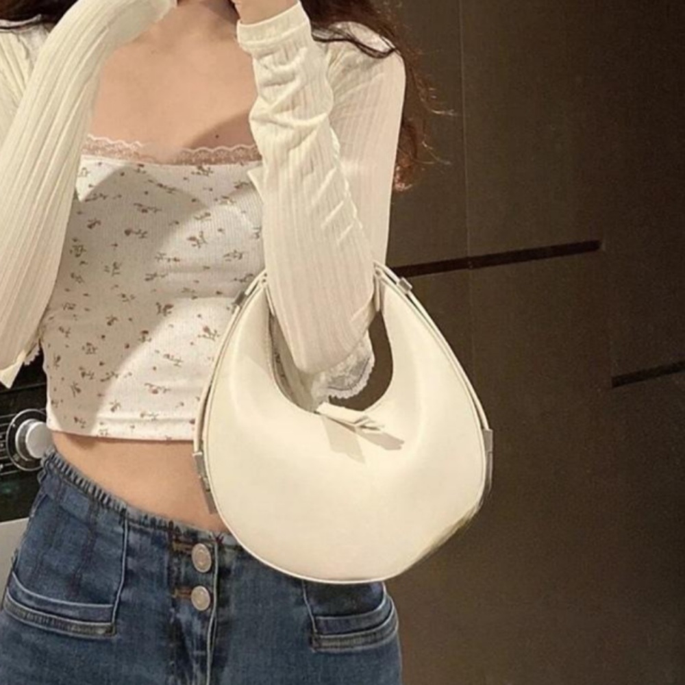 허윤진 인스타그램 패션 숄더백 가방 꾸안꾸 미니숄더백 호보백 - 상품 이미지
