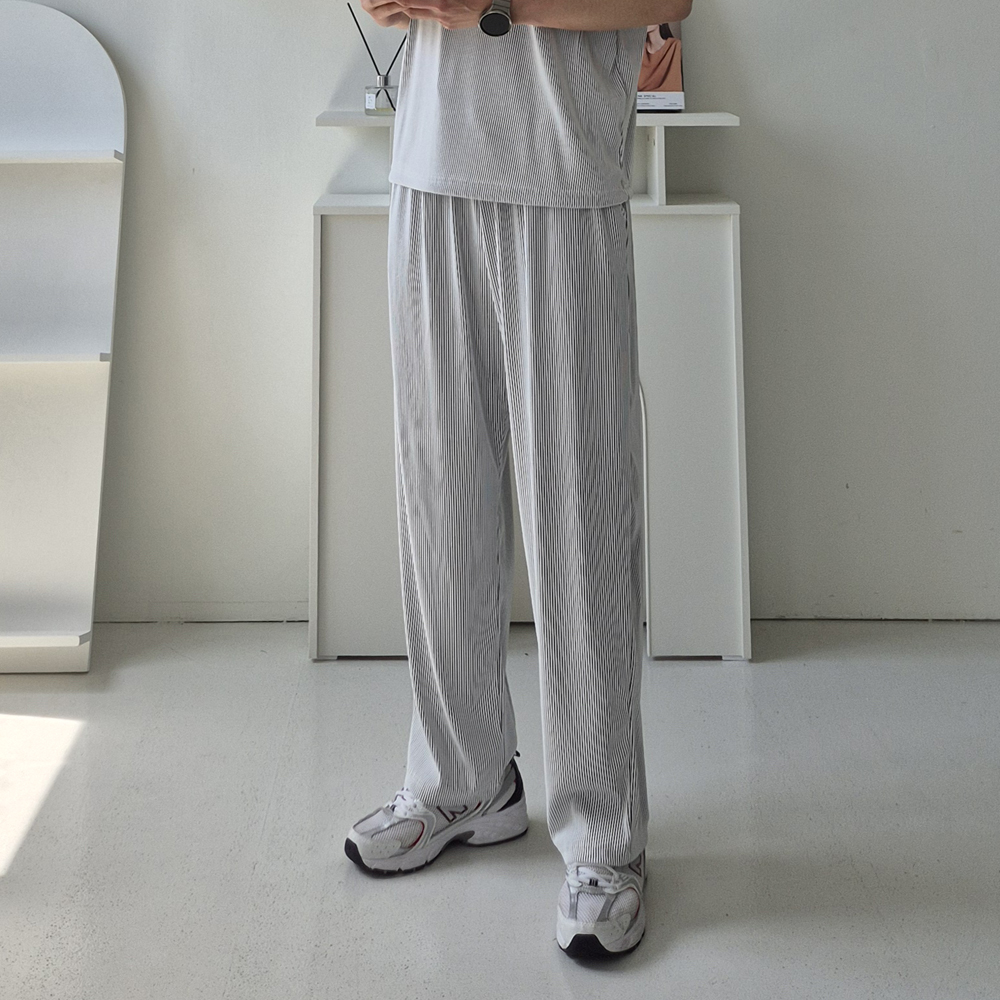 남자 와이드팬츠 구김없는 플리츠 아이스 팬츠 남자냉장고바지