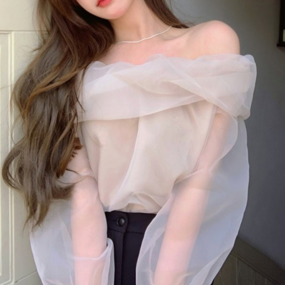 문가영 인스타 패션 오프숄더 블라우스 시스루 여름 의상 - 메인 이미지