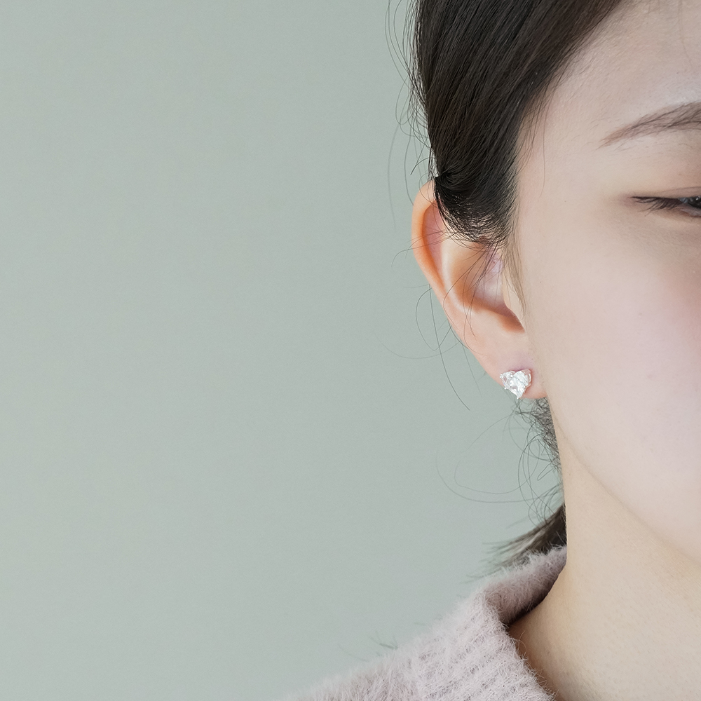 실버925 큐빅 통통 하트 볼드 스터드 은 귀걸이 - 상세 이미지 3