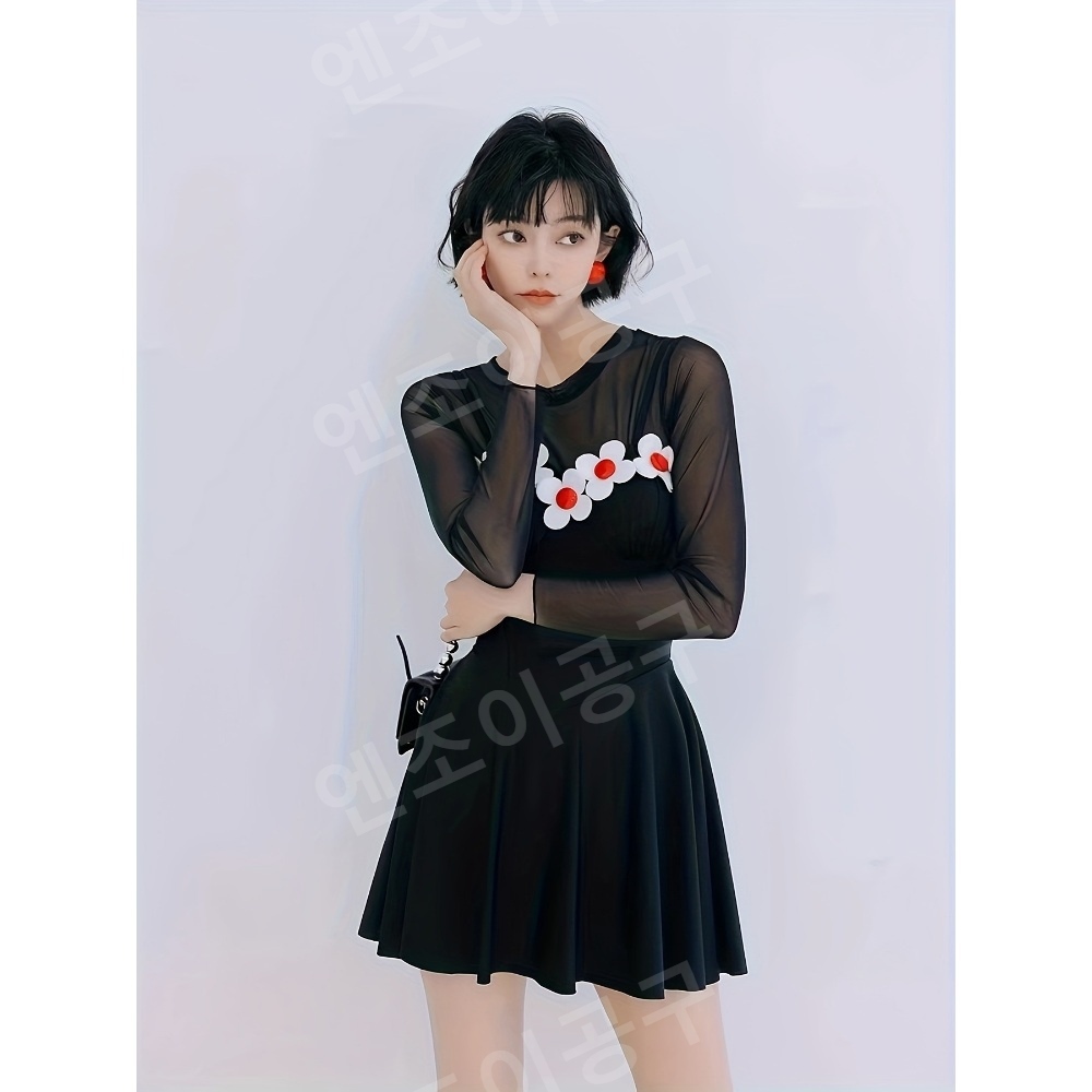 꽃무늬 섹시한 수영복 전신여성 치마 호텔수영장