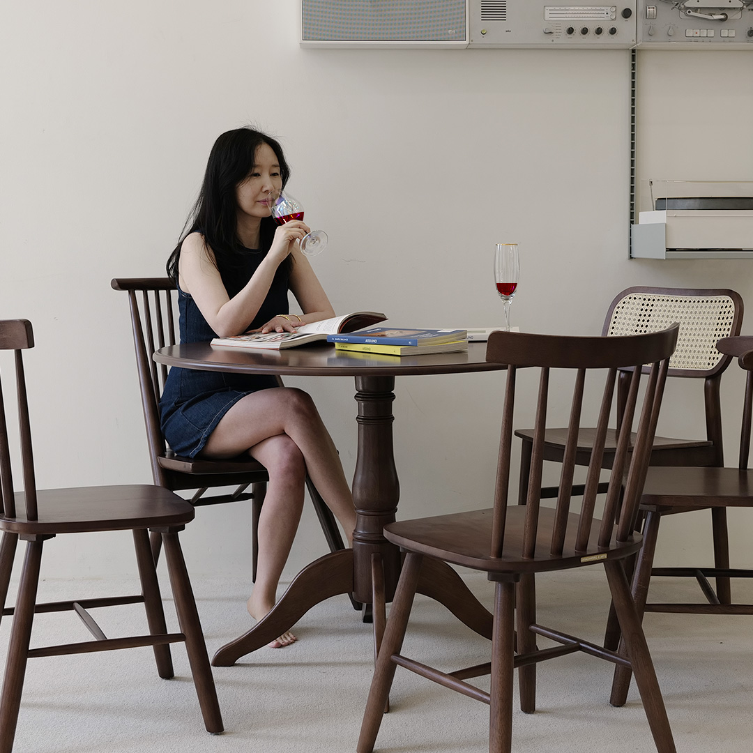 자야캠핑 포르보 1820 월넛 원목 카페 원형 모던 식탁테이블