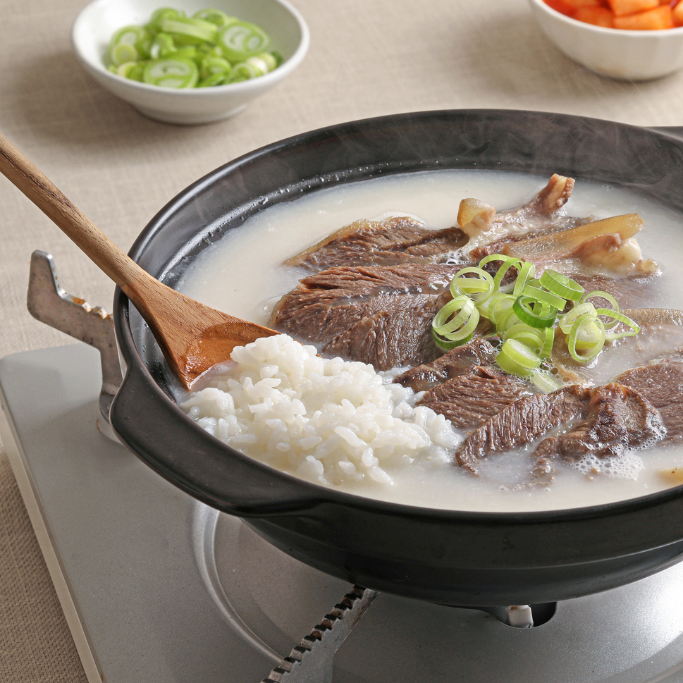극소수 한우 소머리 곰탕 국밥 1팩 소고기 포함 몸보신 진한 우사골 캠핑 보양식 - 상세 이미지 3