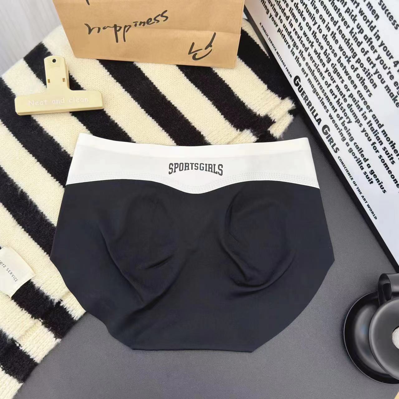 심리스팬티 힙업팬티 엉덩이리프팅팬티 뒤라인예쁜팬티 주니어심리스팬티 10대팬티 보여도이쁜속옷 무봉재팬티 노라인팬티 누디라인팬티 프리커팅팬티 프리컷심리스 햄라인팬티 기숙사팬티 요일팬티 - 메인 이미지