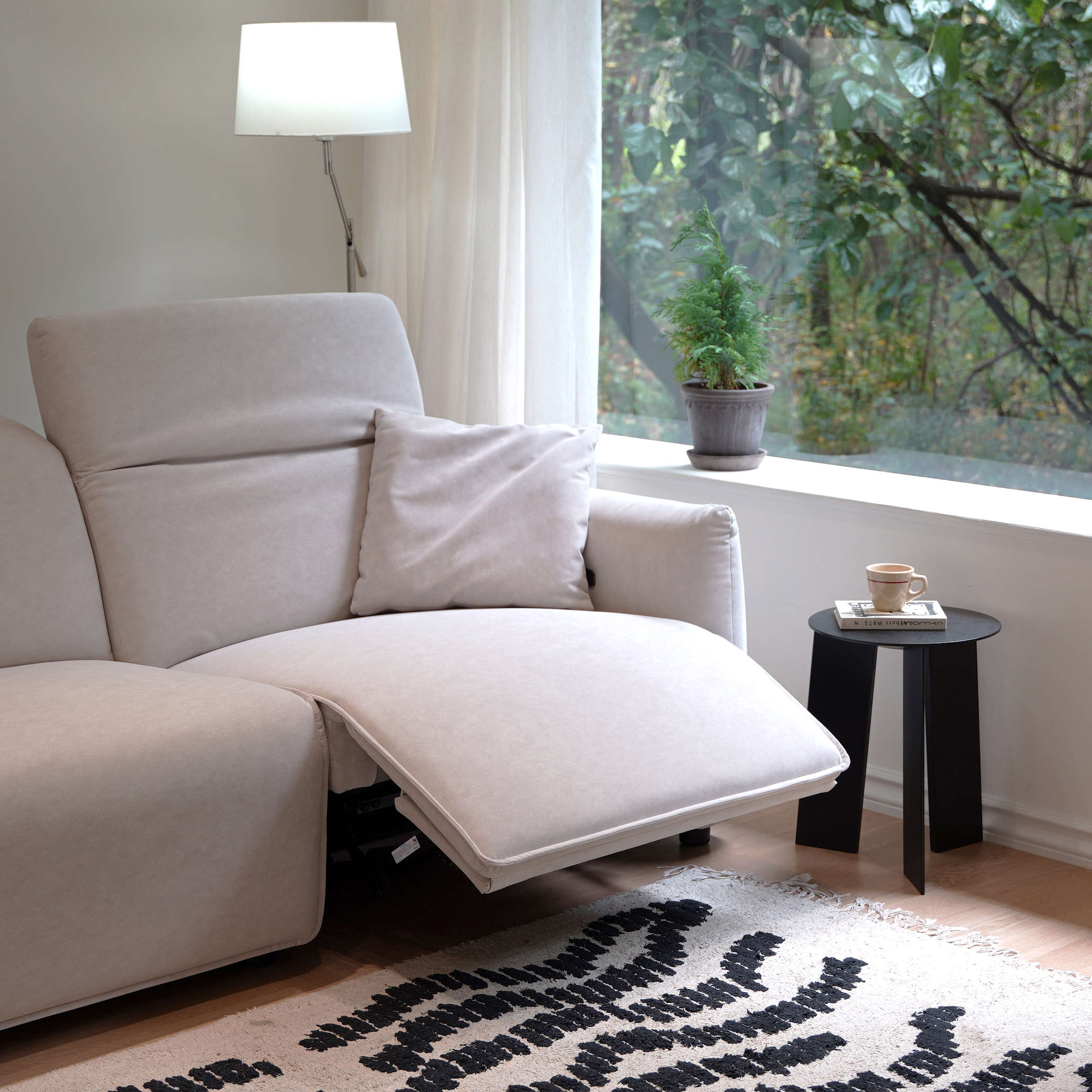 라떼 기능성 이지클린 발수 에코브릭 패브릭 전동 리클라이너 3인용 쏘랩 소파