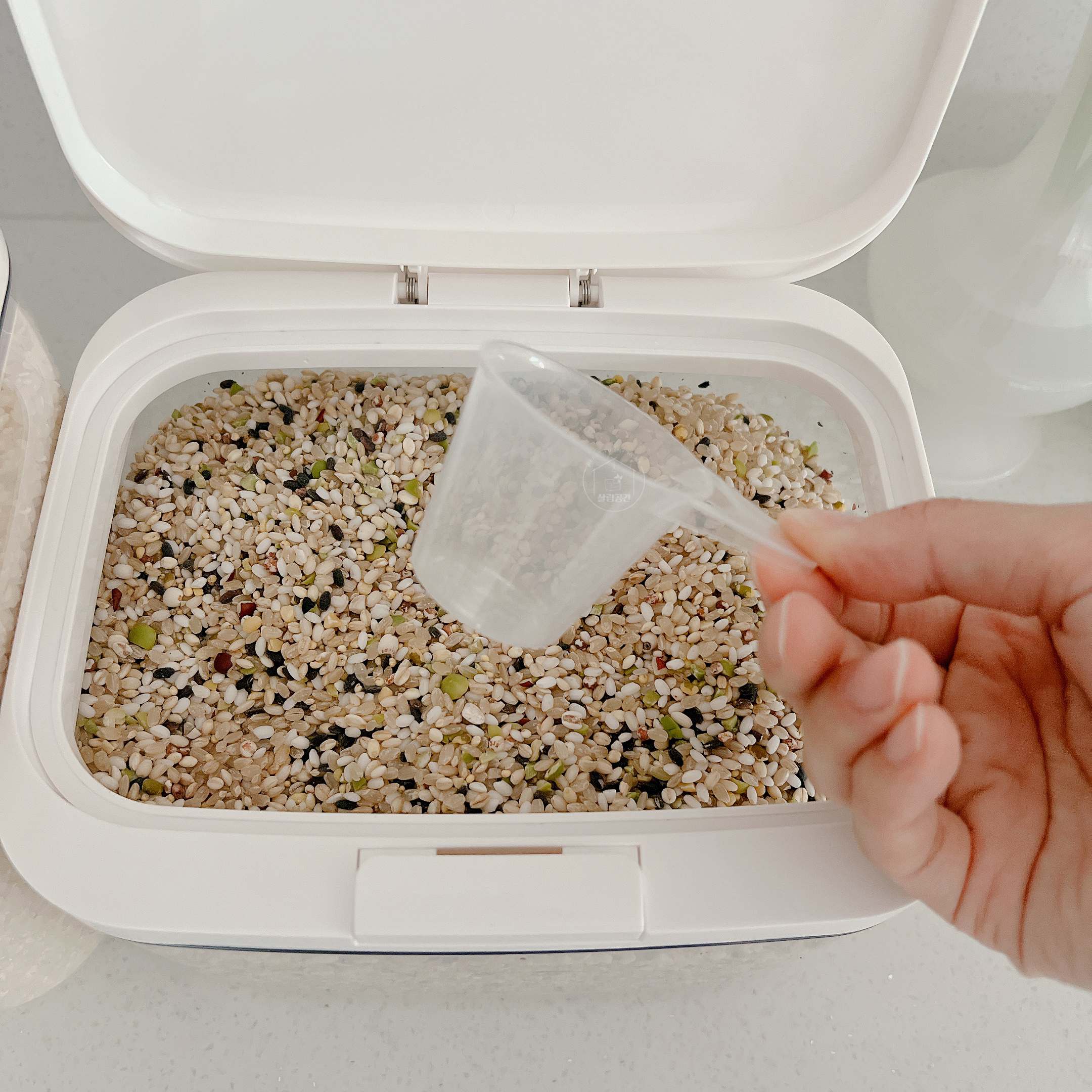 베베 쌀통 잡곡통 쌀보관 원터치 투명 4kg 살림공간 - 상세 이미지 4