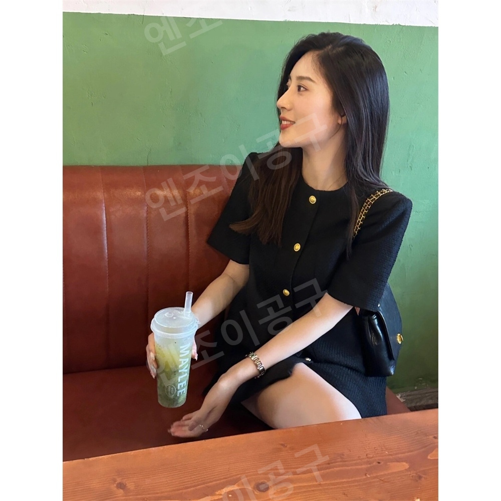 박하선 인스타그램 반팔 원피스 모던 우아한 의상 옷 패션 - 상세 이미지 3